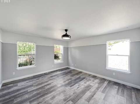 5Th, BROOKINGS, OR 97415