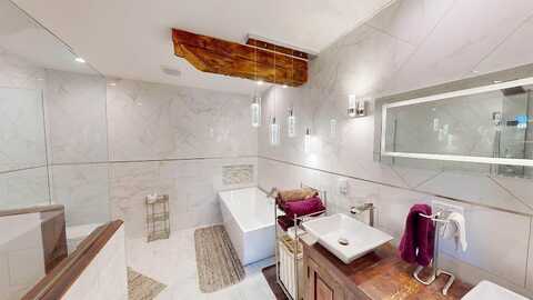 Drake, CAZENOVIA, WI 53924