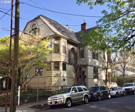 Saint Clair, PORTLAND, OR 97205