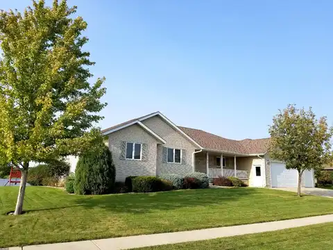 Mercedes, MARSHALL, MN 56258