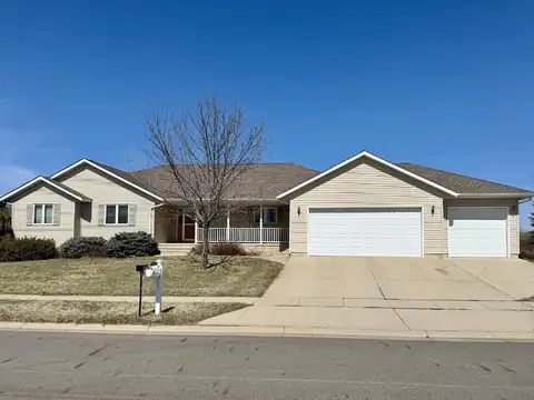 Mercedes, MARSHALL, MN 56258