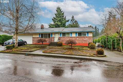 Lloyd, PORTLAND, OR 97222