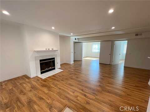 Pinewood, TUJUNGA, CA 91042