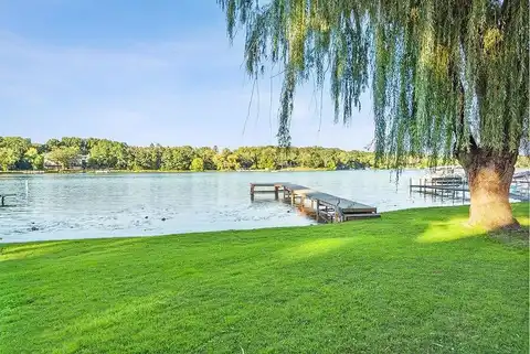 Tombeau, GENOA CITY, WI 53128