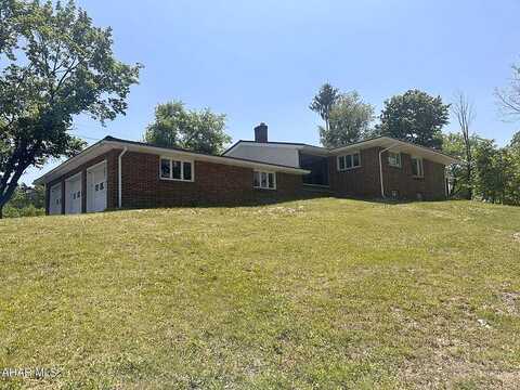 High, EBENSBURG, PA 15931