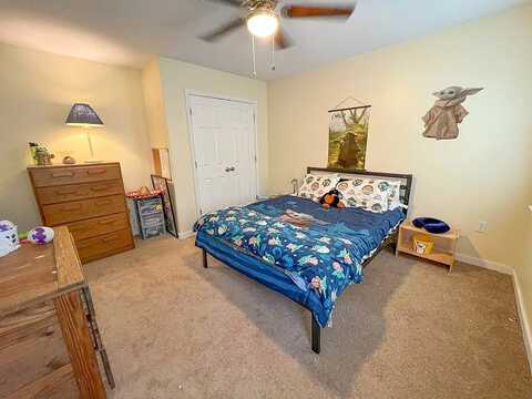 Beachcliff, BLACKSTONE, VA 23824