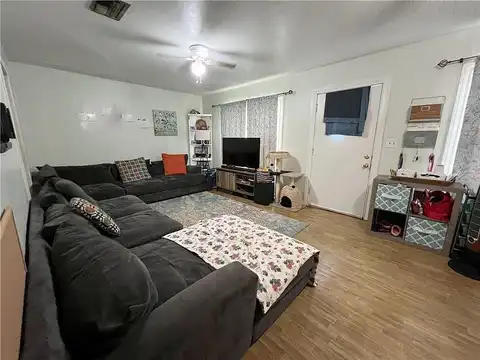 Dugger, EDNA, TX 77957