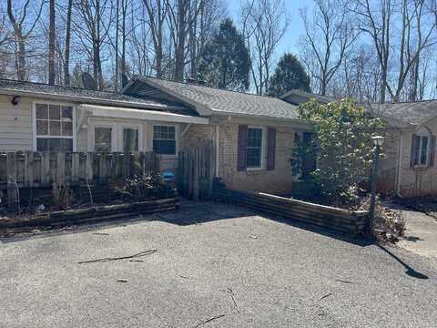 Oakdale, BOONES MILL, VA 24065