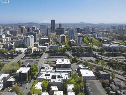 Clay, PORTLAND, OR 97201