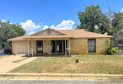 Wallace, LLANO, TX 78643