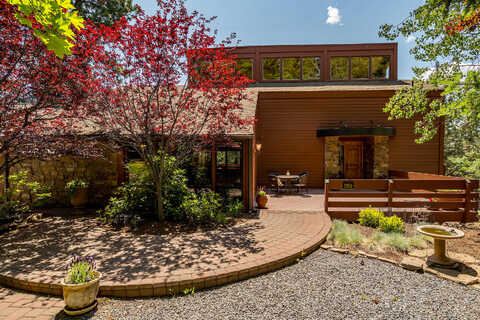 Trenton, BEND, OR 97703