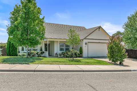 1071 Highlands Drive, Eagle Point, OR 97524