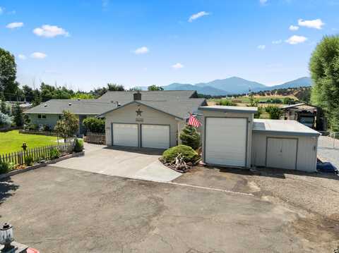 4810 Fern Valley Road, Medford, OR 97504