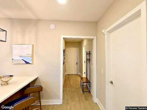 Hunter Circle #4 Mountain Home Alt, Pocono Twp, PA 18372