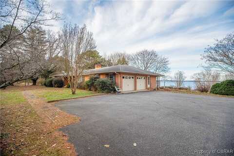 Hibble Road, Saluda, VA 23031