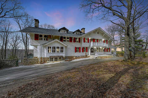 Summit Avenue, Pocono Summit, PA 18346