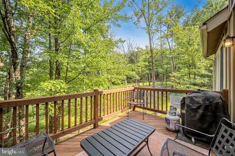 Spruce Drive, Tannersville, PA 18372