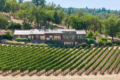 Vineyard View Circle, Medford, OR 97501