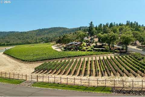 Vineyard View Circle, Medford, OR 97501