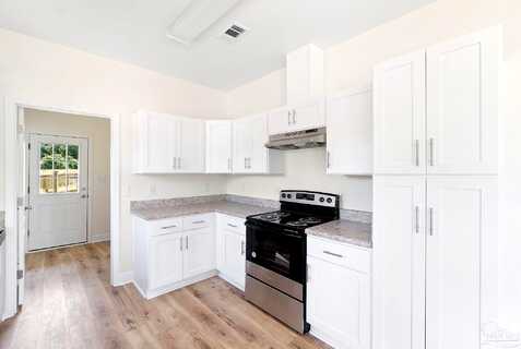 Hayden, PENSACOLA, FL 32501