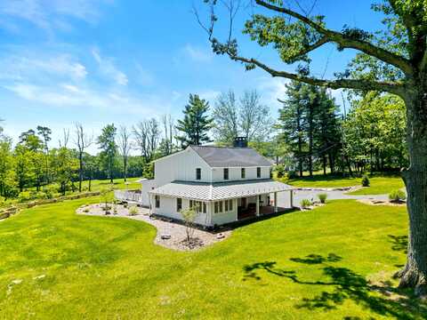 Beattys Circle, Buck Hill Falls, PA 18323