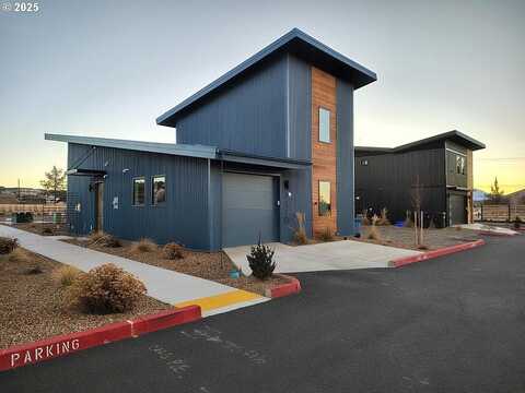 Sw Quartz Ave, Redmond, OR 97756