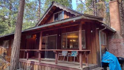 Trails End, Camp Nelson, CA 93265