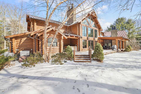 Saint Andrews Drive, Greentown, PA 18426