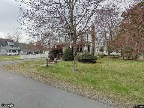 E Apple Alley, Milford, PA 18337