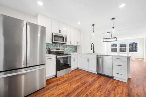 Golden Valley Road, Minneapolis, MN 55411