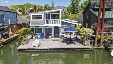 N Tomahawk Island Dr, Portland, OR 97217
