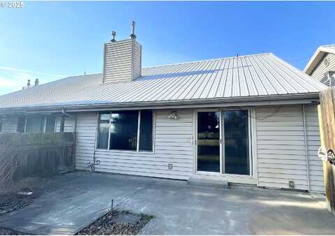 Klickitat St #4, Umatilla, OR 97882