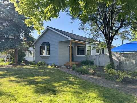 E 2Nd St, Wallowa, OR 97885