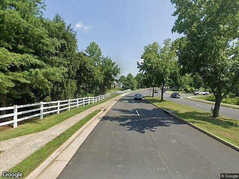 Walker Dr #A-104, Warrenton, VA 20186