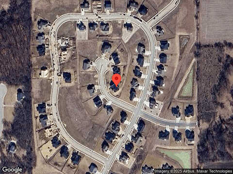 Hummingbird Ct, Grafton, WI 53024