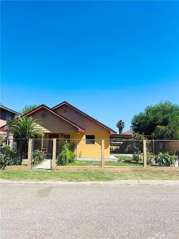 E Elaine Street E, Roma, TX 78584