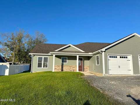 Red Tail Circle, Duncansville, PA 16635