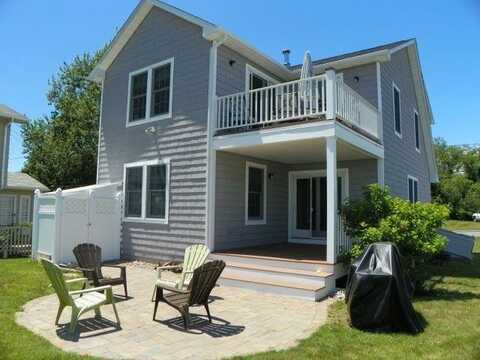 37 Hull Street, South Kingstown, RI 02879