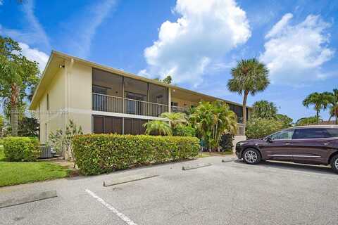 6568 Chasewood Dr, Jupiter, FL 33458