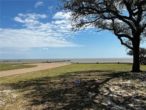 Royal Oaks, FULTON, TX 78358