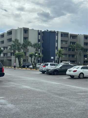 10090 NW 80th Ct, Hialeah Gardens, FL 33016