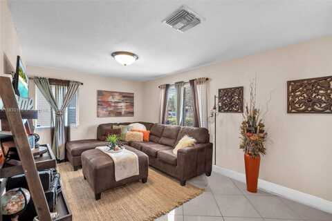 2175 NW 50th St, Miami, FL 33142