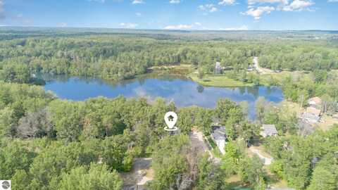 6900 W Shore Drive, Weidman, MI 48893
