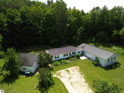 457 N Garfield, Traverse City, MI 49696