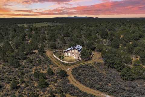 77 North Road, Carson, NM 87517