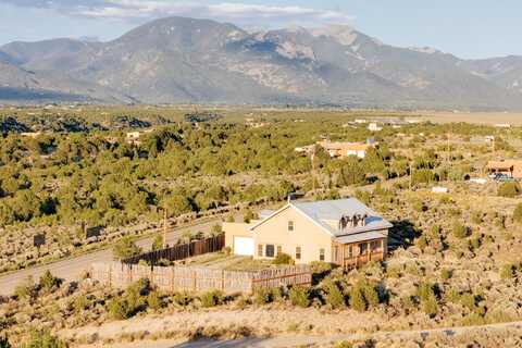 2 Mesa Sea Rd, Arroyo Hondo, NM 87513