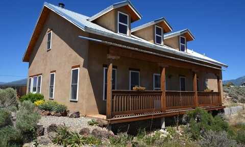 2 Mesa Sea Rd, Arroyo Hondo, NM 87513