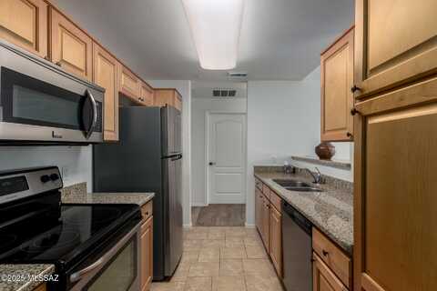 2550 E River Road, Tucson, AZ 85718