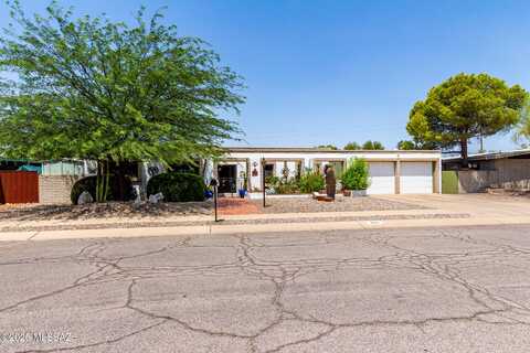 8914 E Maple Leaf Drive, Tucson, AZ 85710
