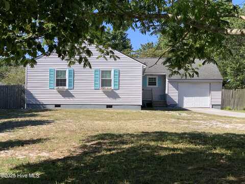 101 Avon Drive, Hubert, NC 28539